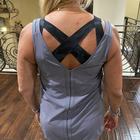 Gray tank - Picture 4 of 4